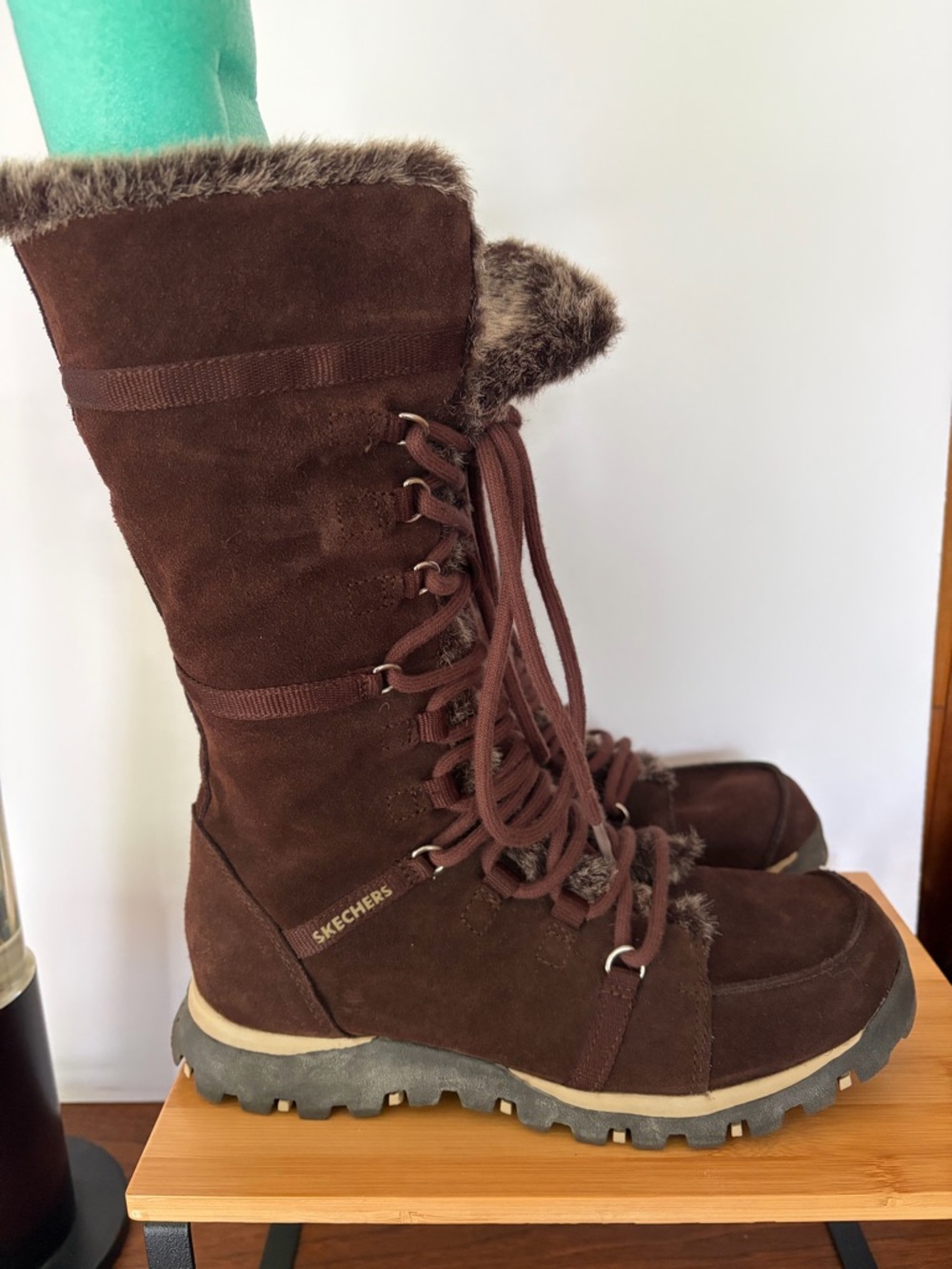 Skechers Women's Dark Brown Lace-Up Suede Winter Boots with Faux Fur Cuff Sz. 8